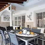 Luxury With Private Pool With Aircon,playa Del Duque *