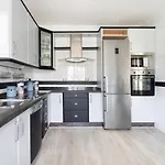Villa Luxury With Private Pool With Aircon,playa Del Duque