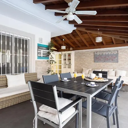 Villa Luxury With Private Pool With Aircon,playa Del Duque