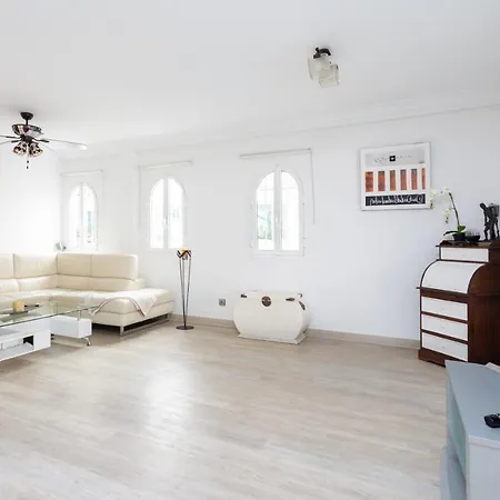 Luxury With Private Pool With Aircon,playa Del Duque