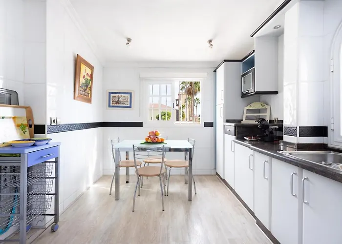 Luxury With Private Pool & Aircon, Costa Adeje, Tenerife 빌라 아데제