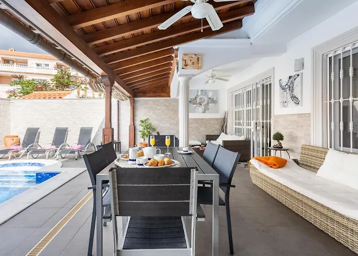 Luxury With Private Pool & Aircon, Costa Adeje, Tenerife 빌라 *