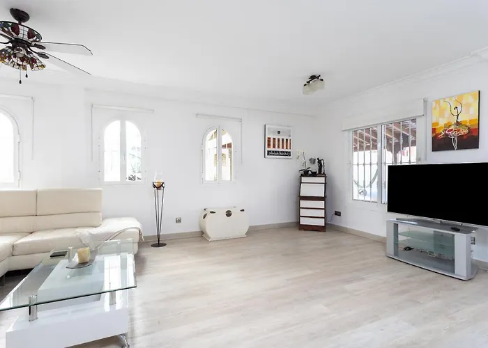 Luxury With Private Pool & Aircon, Costa Adeje, Tenerife Villa