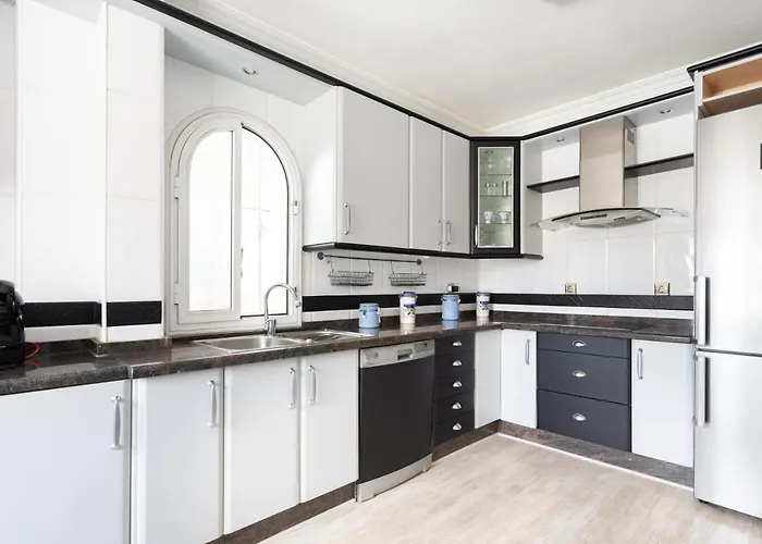 Luxury With Private Pool & Aircon, Costa Adeje, Tenerife 아데제