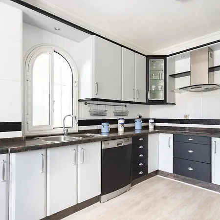 Luxury With Private Pool & Aircon, Costa Adeje, Tenerife 阿德耶