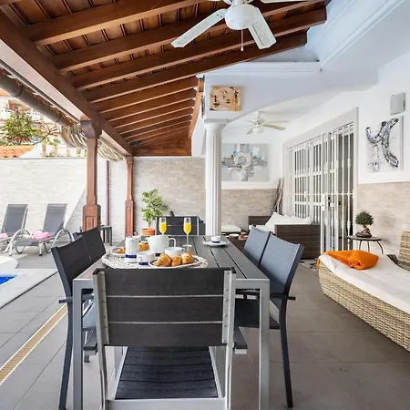 Luxury With Private Pool With Aircon,playa Del Duque Vila *